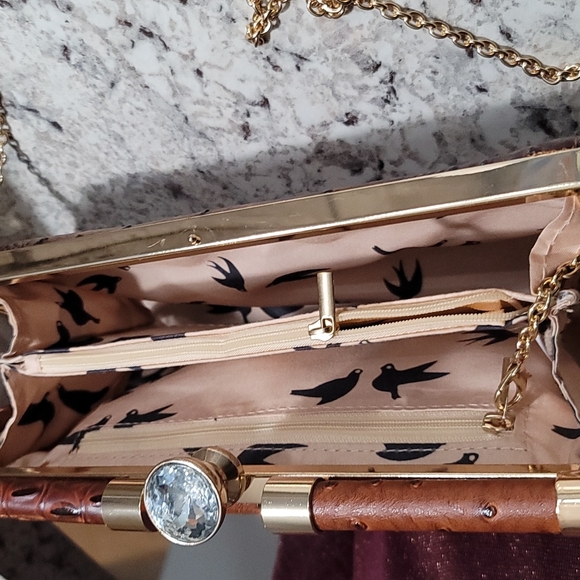 Brand new Le Miel Ostrich Embossed Crystal Clasp Large clutch with straps - Picture 4 of 4